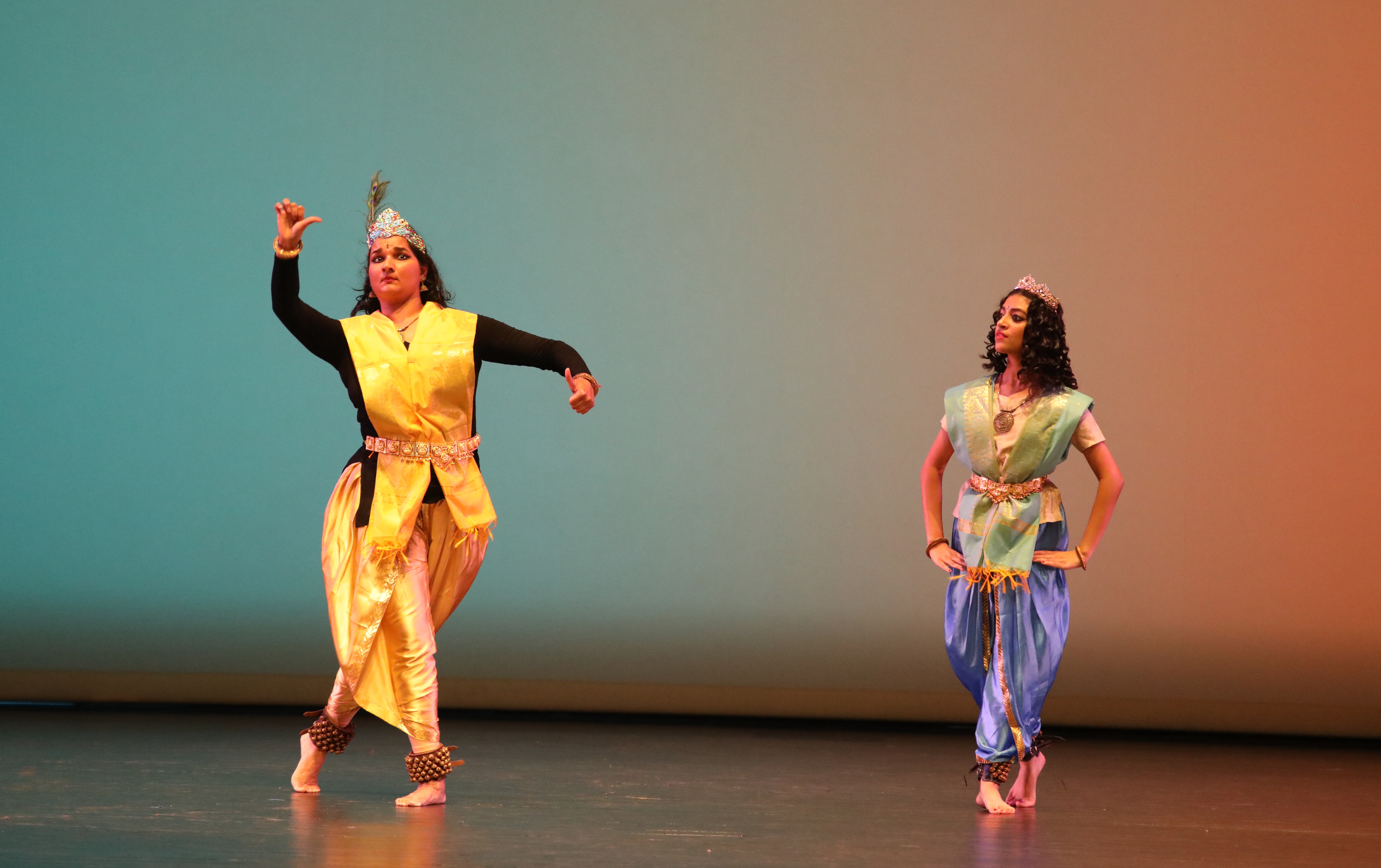 Aarushi Lakhi as Abhimanyu with Anusha Venkatramani as Krishna