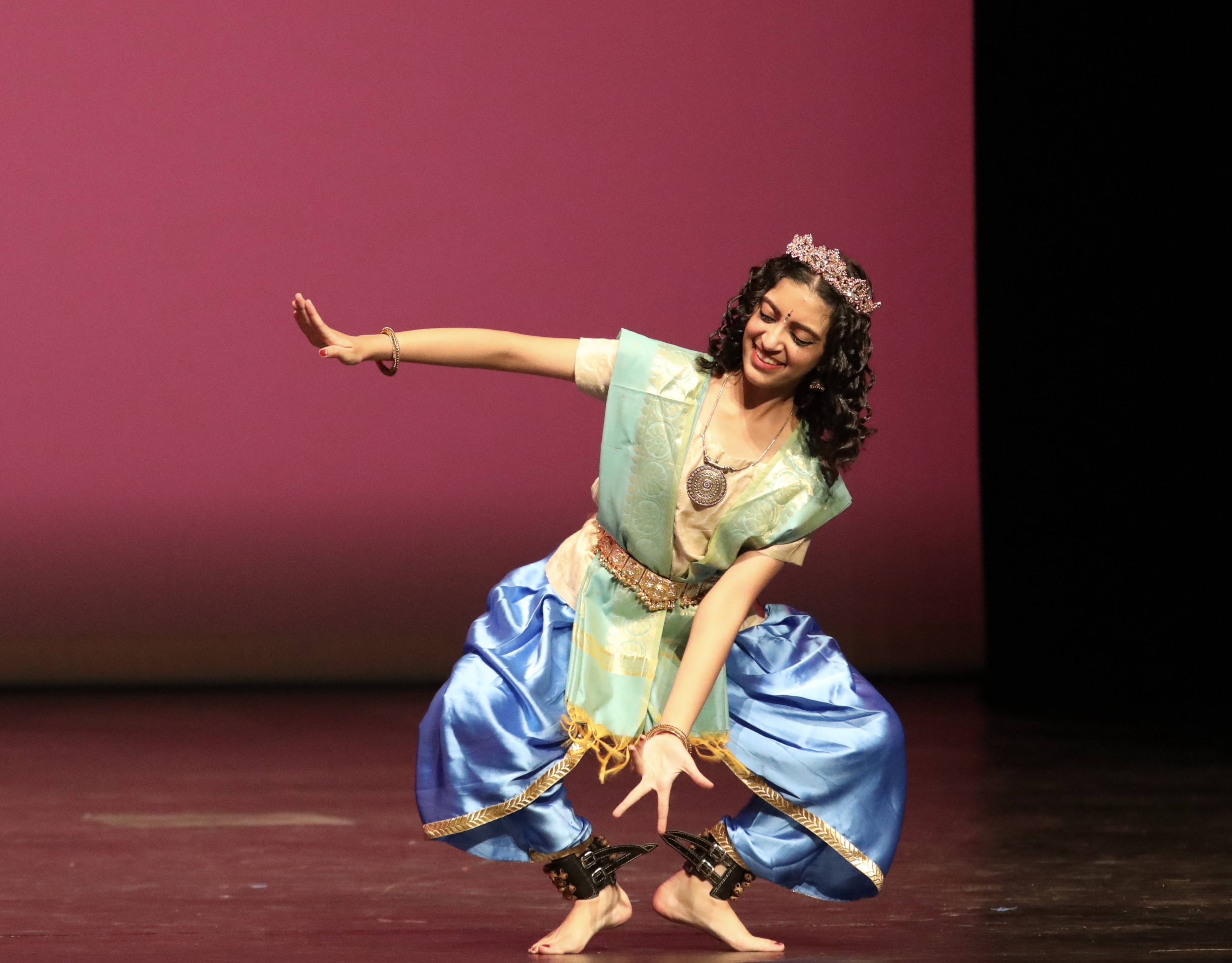 Aarushi Lakhi dancing in Chakravyuh