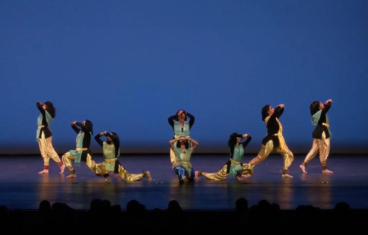 Aarushi Lakhi as Abhimanyu with warriors in battle formation